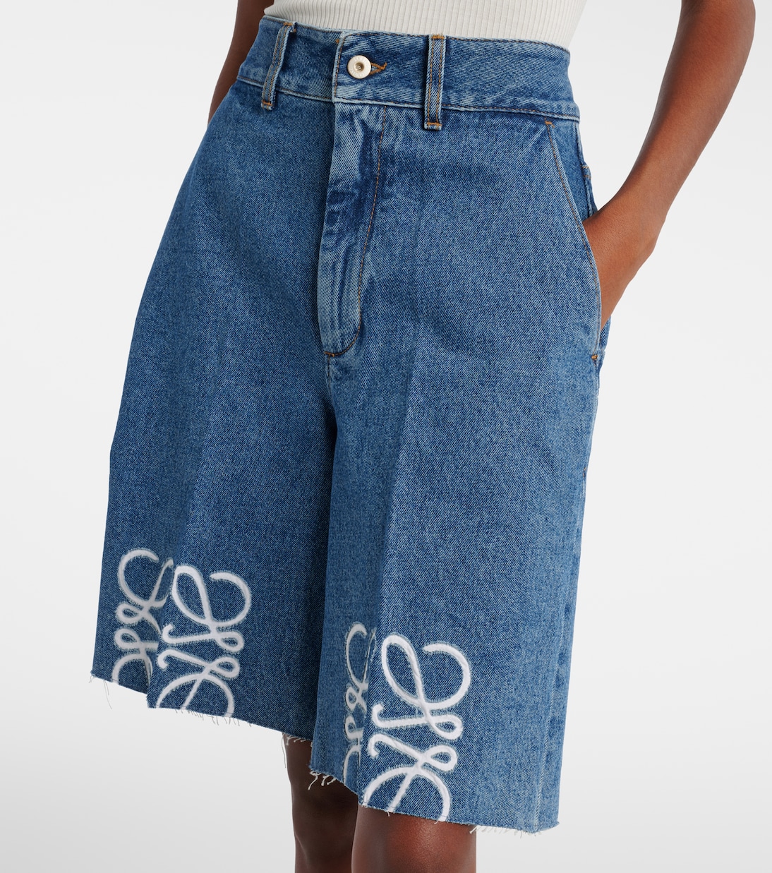 Bermuda-Shorts Anagram aus Denim | Loewe