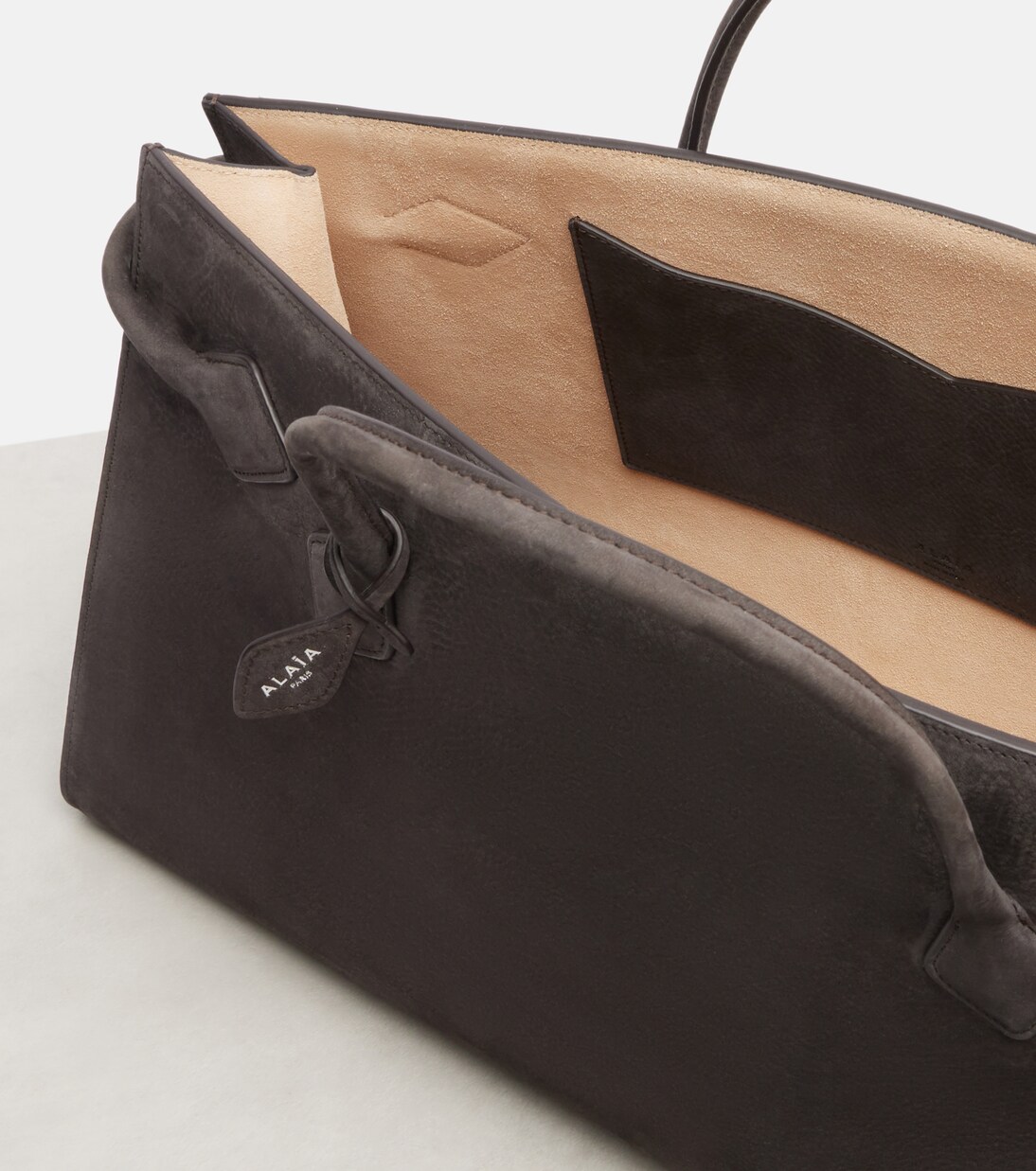 Le Teckel Large leather shoulder bag | Alaïa