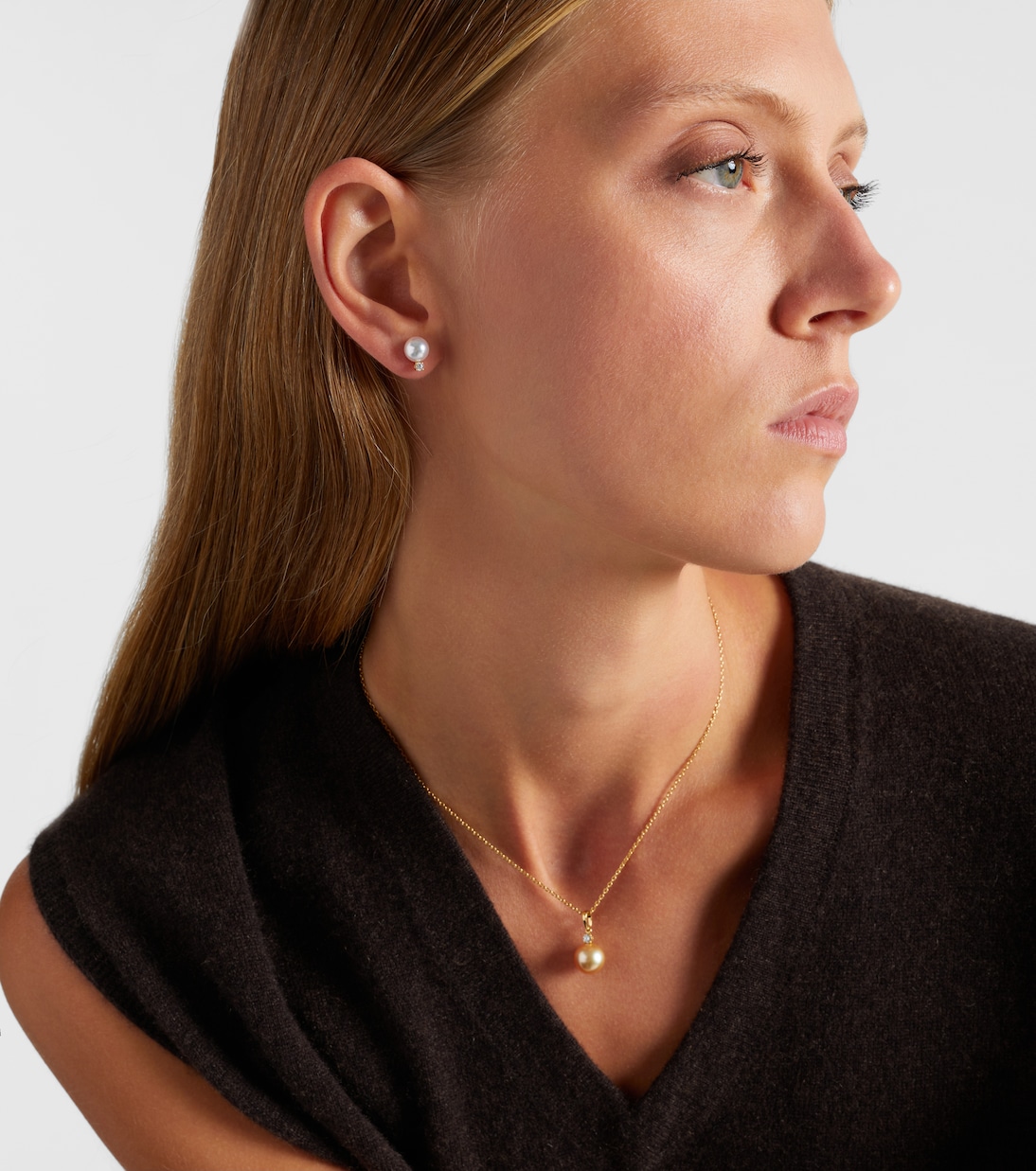 Ohrringe aus 18kt Gelbgold mit Diamanten und Akoyaperlen | Mikimoto