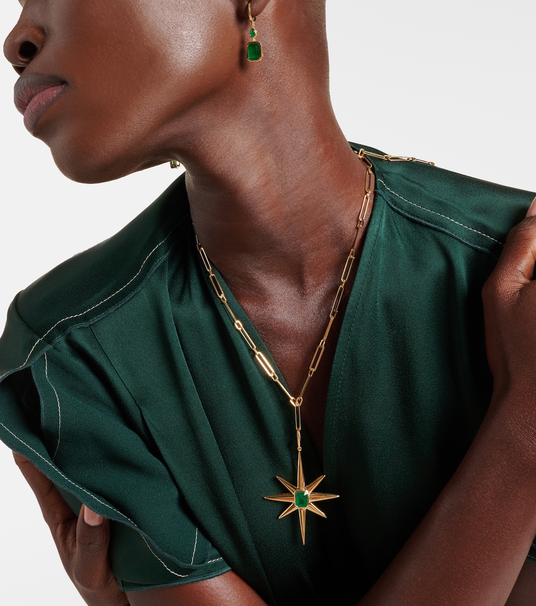Starburst 18kt gold necklace with emerald and diamonds | Shay Jewelry