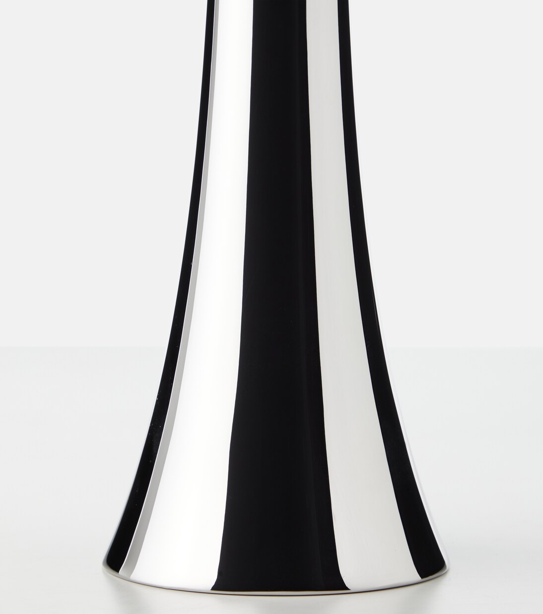 Bloom Medium candle holder by Helle Damkjær | Georg Jensen
