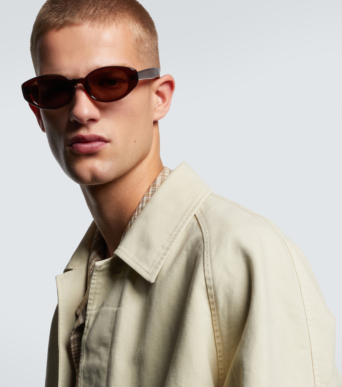 x EYEVAN 002R oval sunglasses in brown - Auralee | Mytheresa