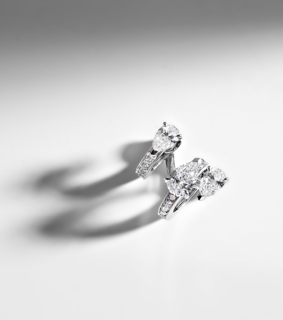 Einzelner Ohrring Serti Sur Vide aus 18kt Weißgold mit Diamanten | Repossi