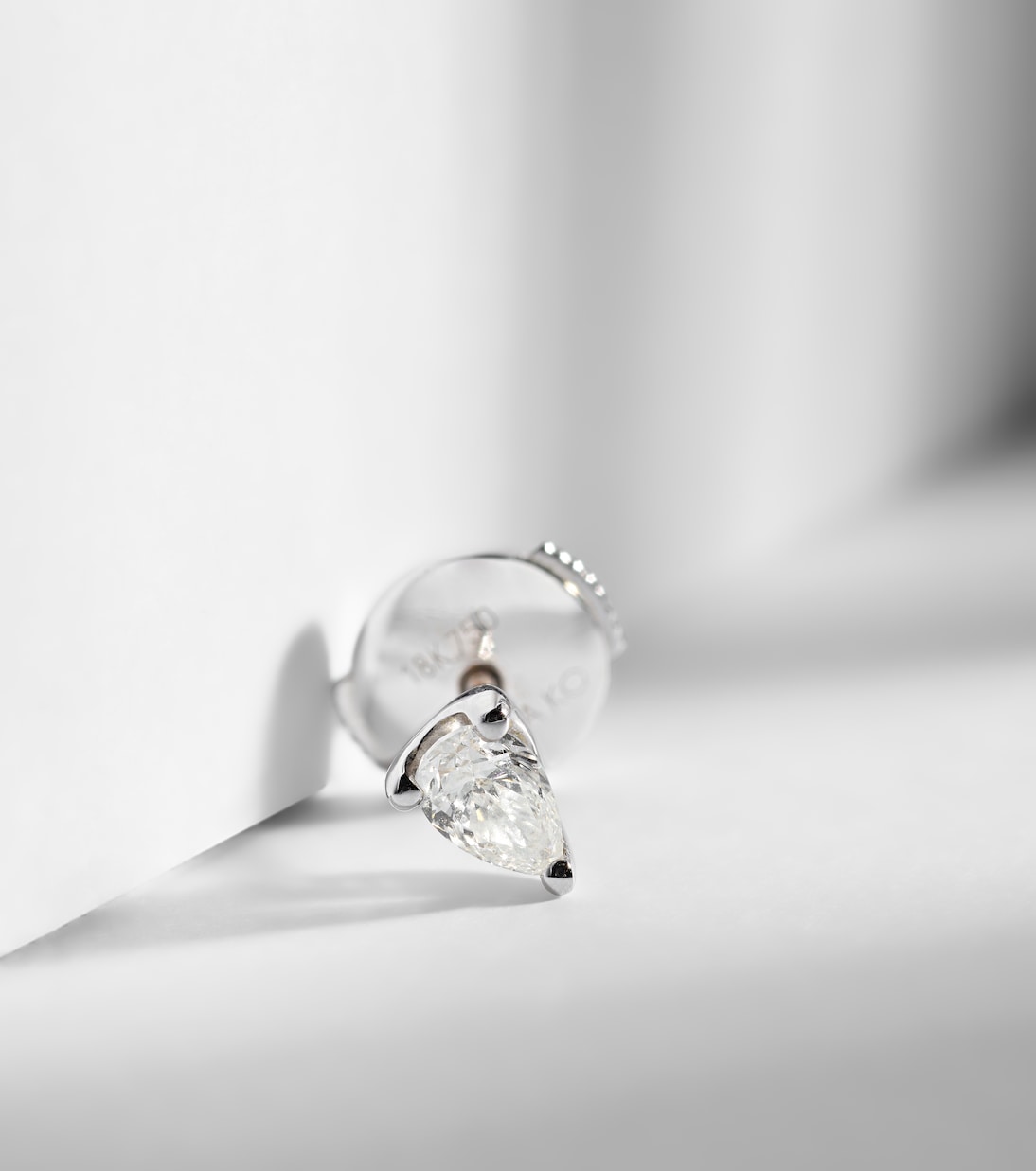 18kt white gold single earring with diamonds | Anita Ko