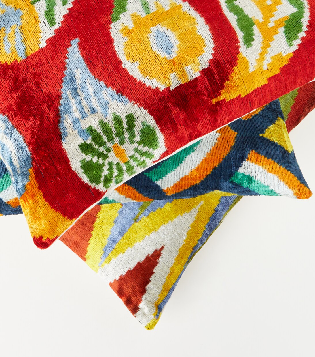 Silk and cotton velvet cushion | Les-Ottomans