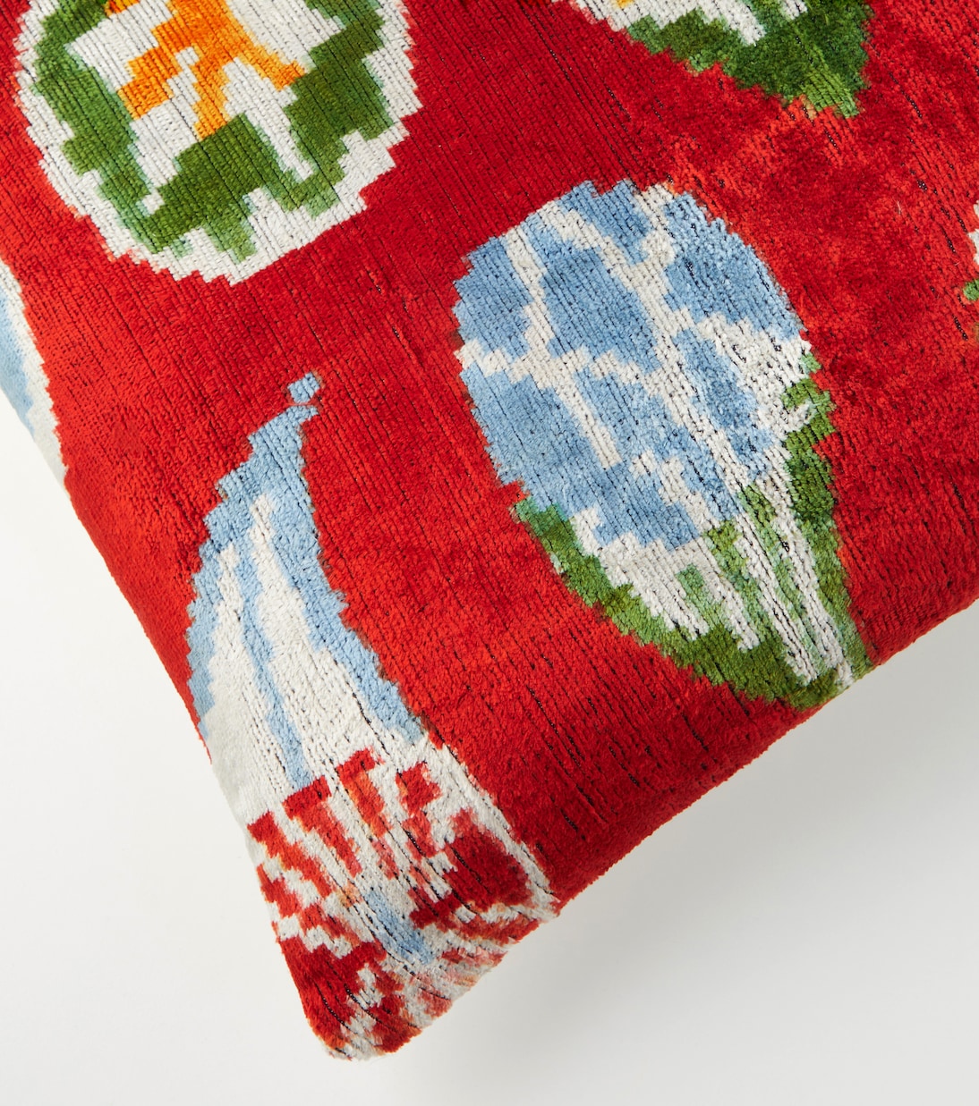 Silk and cotton velvet cushion | Les-Ottomans