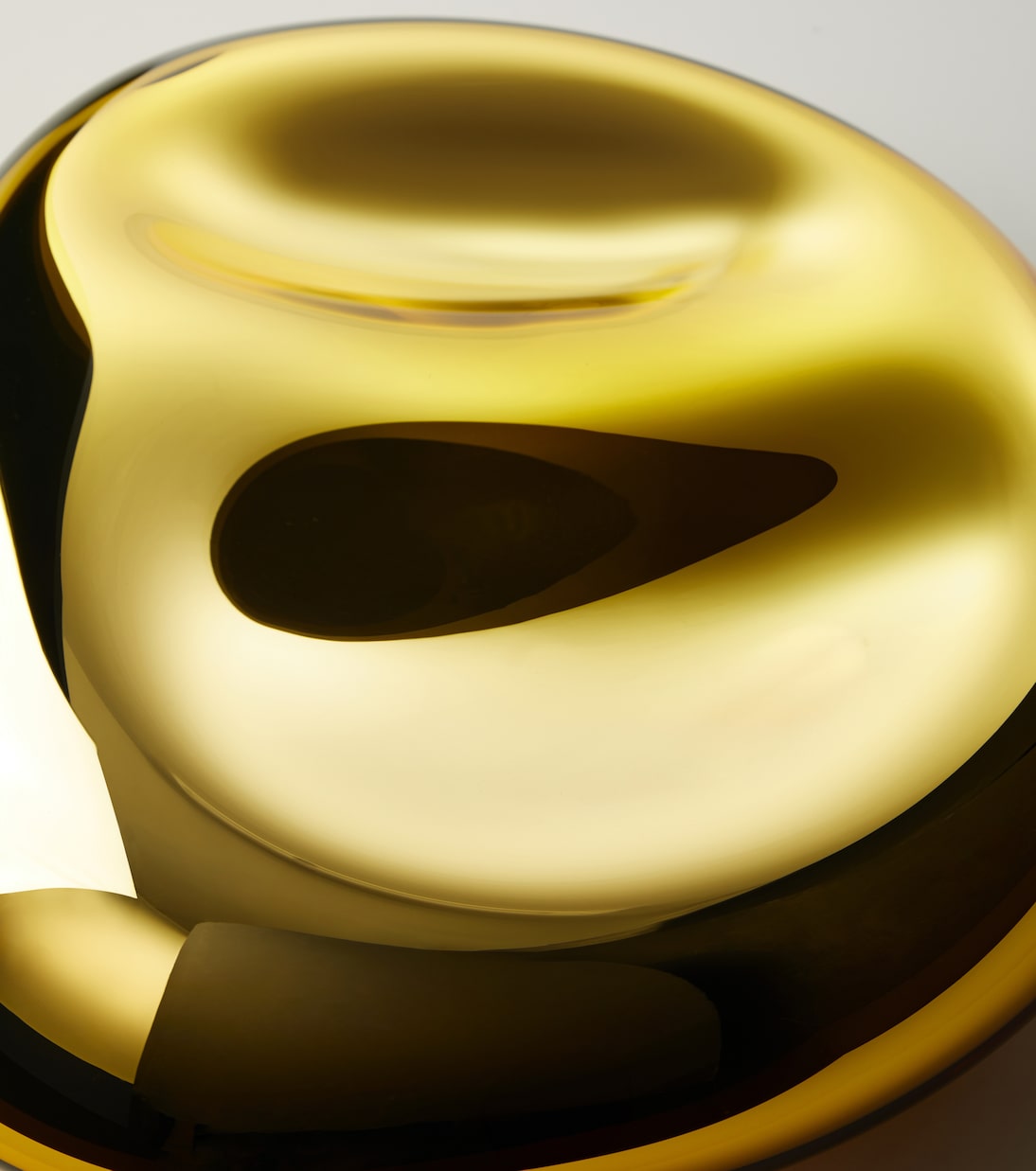 Large mirrored decorative object | Milena Kling