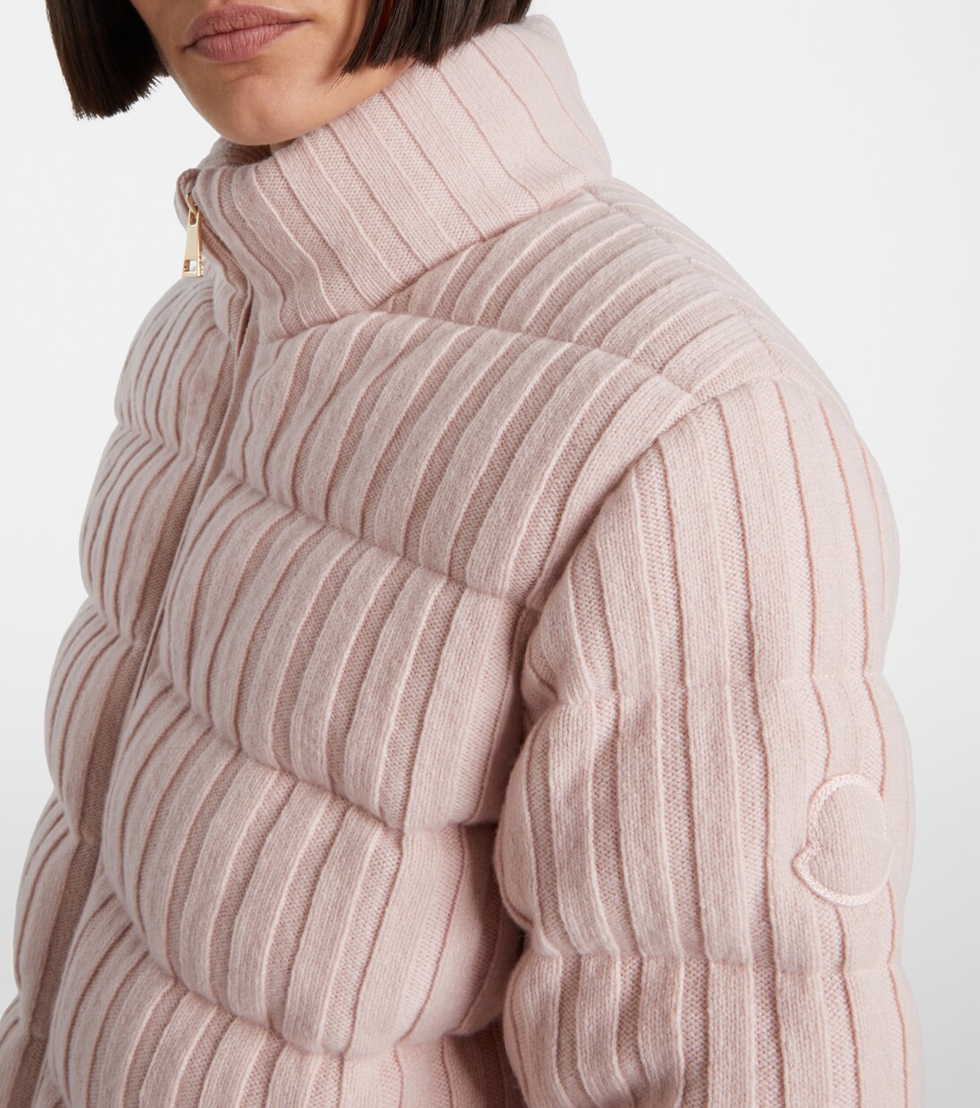 كارديغان من الصوف والكشمير محشوة بريش الإوز | Moncler