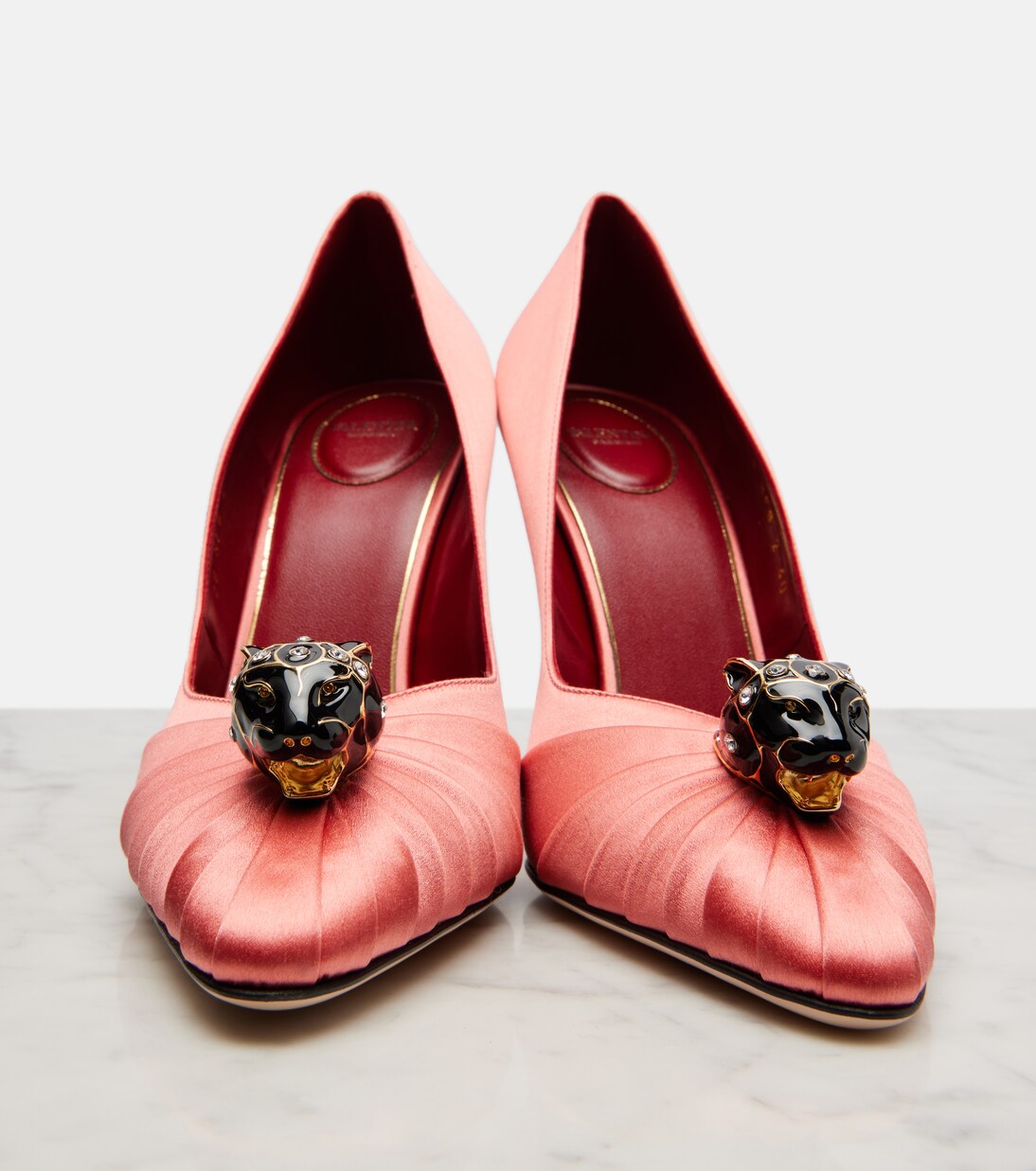 Verzierte Pumps Pas De Chat 105 aus Satin | Valentino Garavani