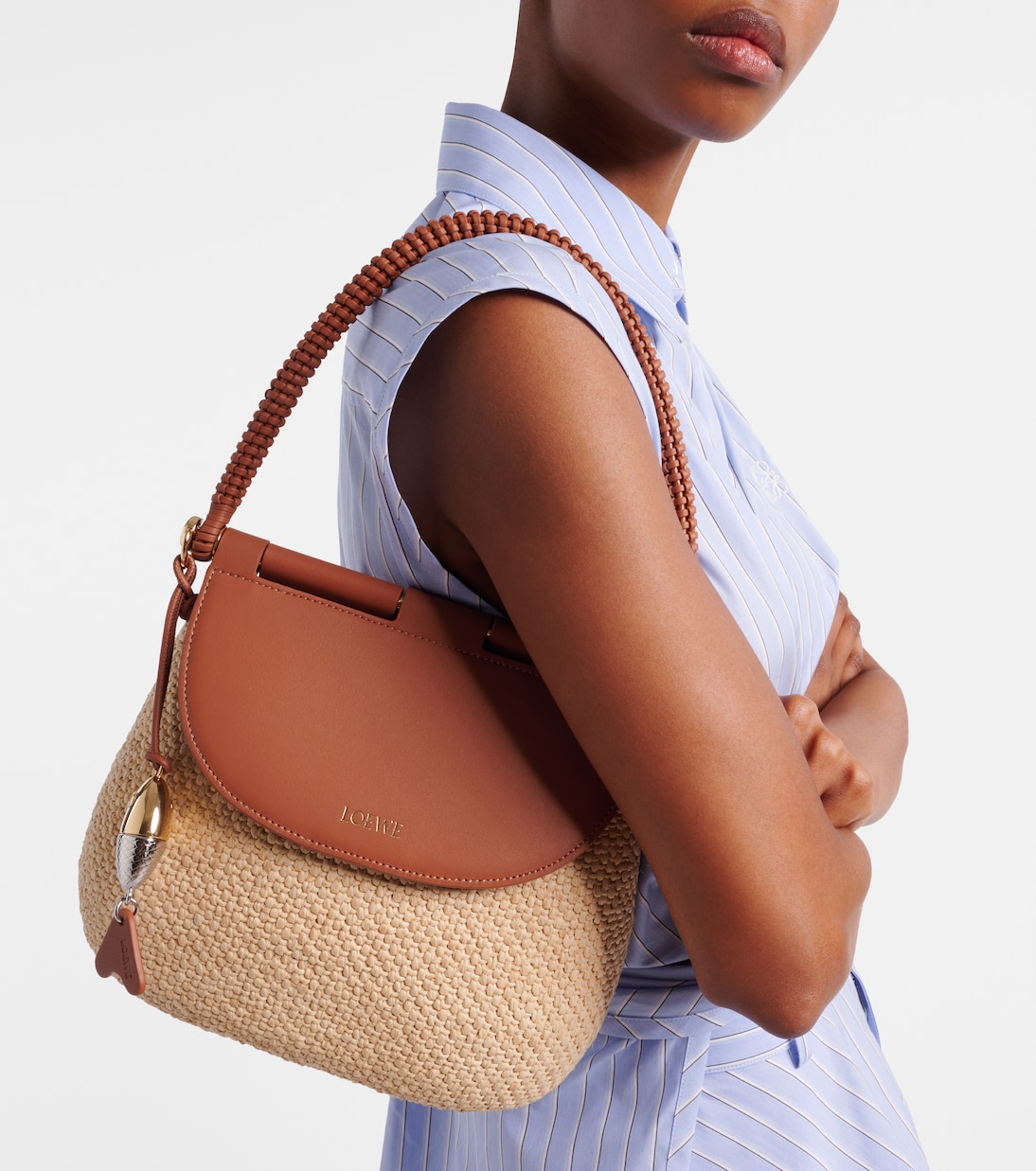 Paula's Ibiza Pescador Medium raffia shoulder bag | Loewe