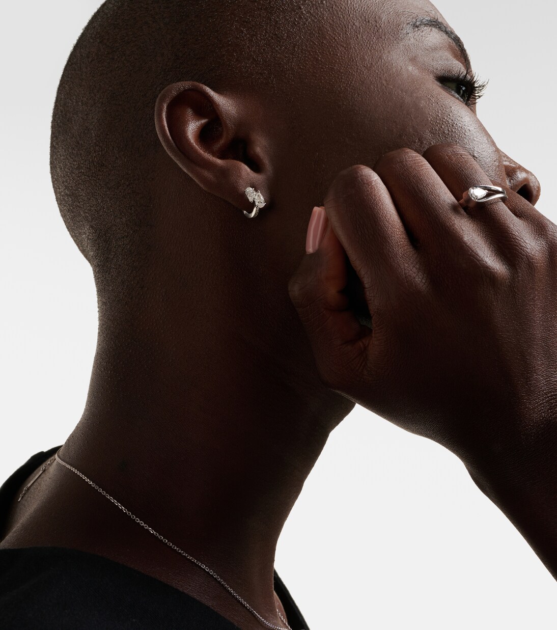 Serti Sur Vide 18kt white gold single earring with diamonds | Repossi