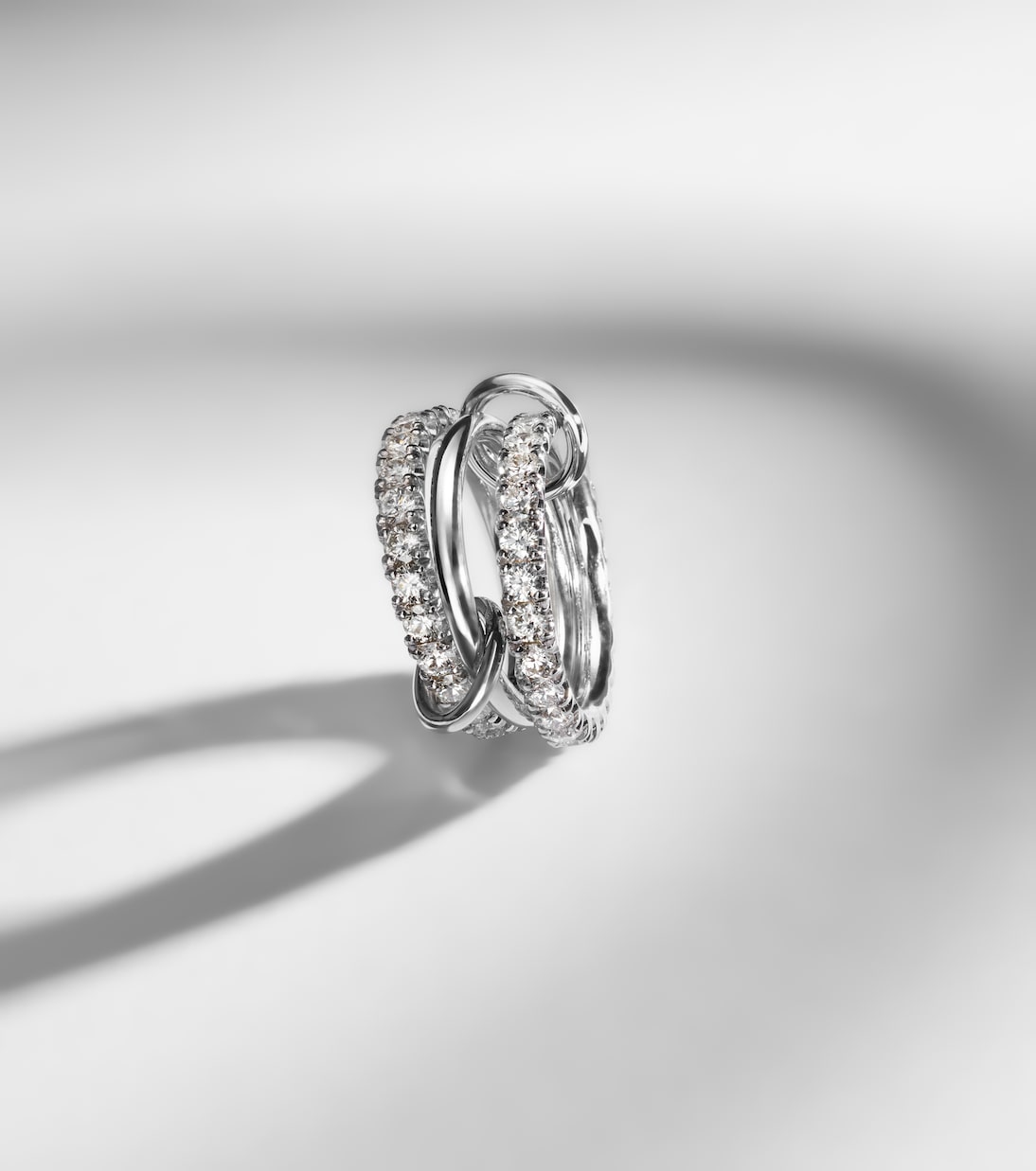 Bague Juno en or blanc 18 ct et diamants | Spinelli Kilcollin