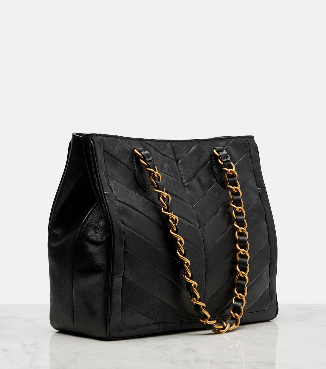 Tote Bag Laseine Small aus Leder mit Chevron-Muster | Valentino Garavani