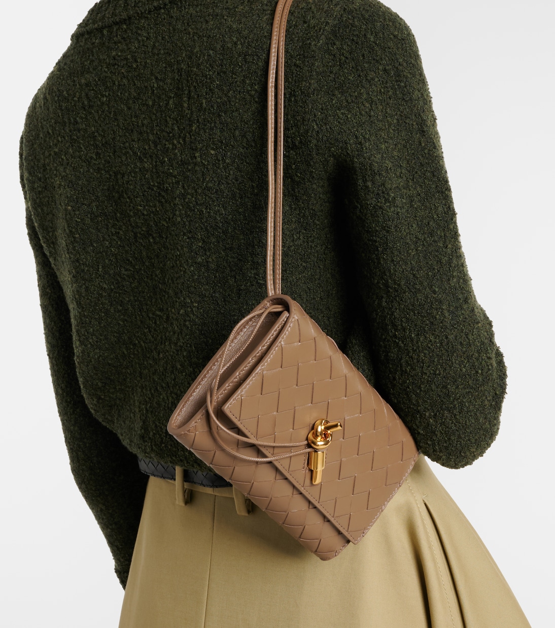 Andiamo Intrecciato leather clutch | Bottega Veneta