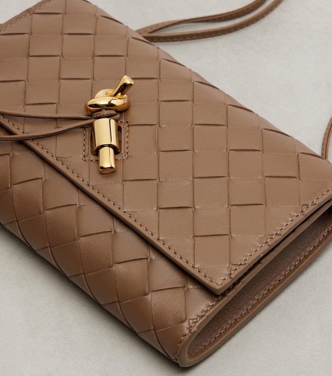 Andiamo Intrecciato leather clutch | Bottega Veneta