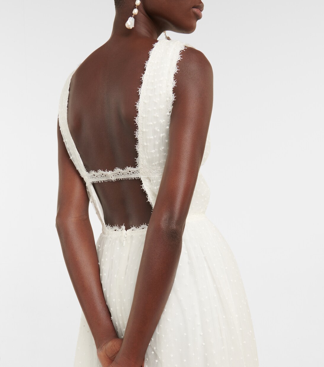 Robe longue de mariée en tulle | Costarellos