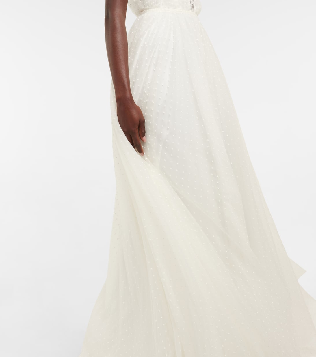 Robe longue de mariée en tulle | Costarellos