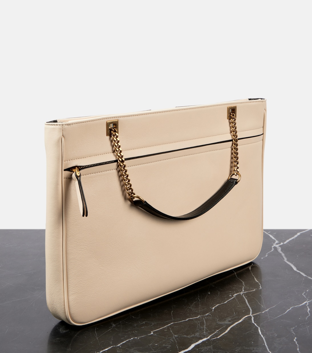 Viva Superstar Medium leather shoulder bag | Valentino Garavani
