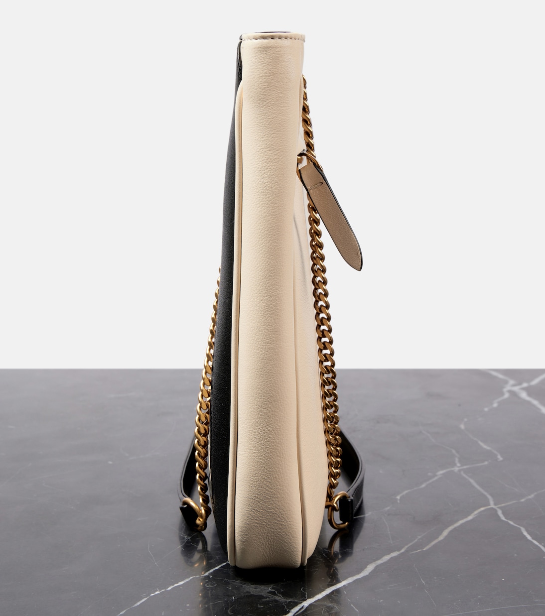 Viva Superstar Medium leather shoulder bag | Valentino Garavani