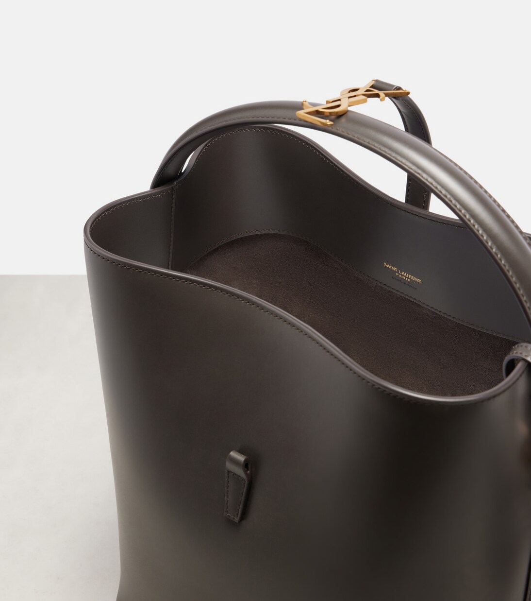 Le 37 Cassandre leather bucket bag | Saint Laurent