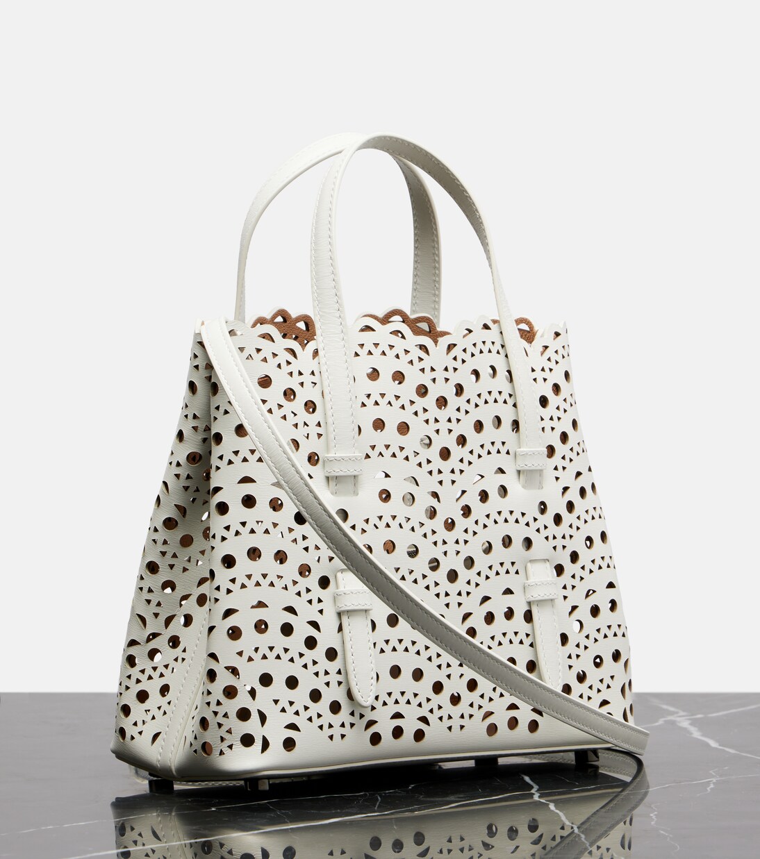 Le Mina 20 New Vienne leather tote bag | Alaïa