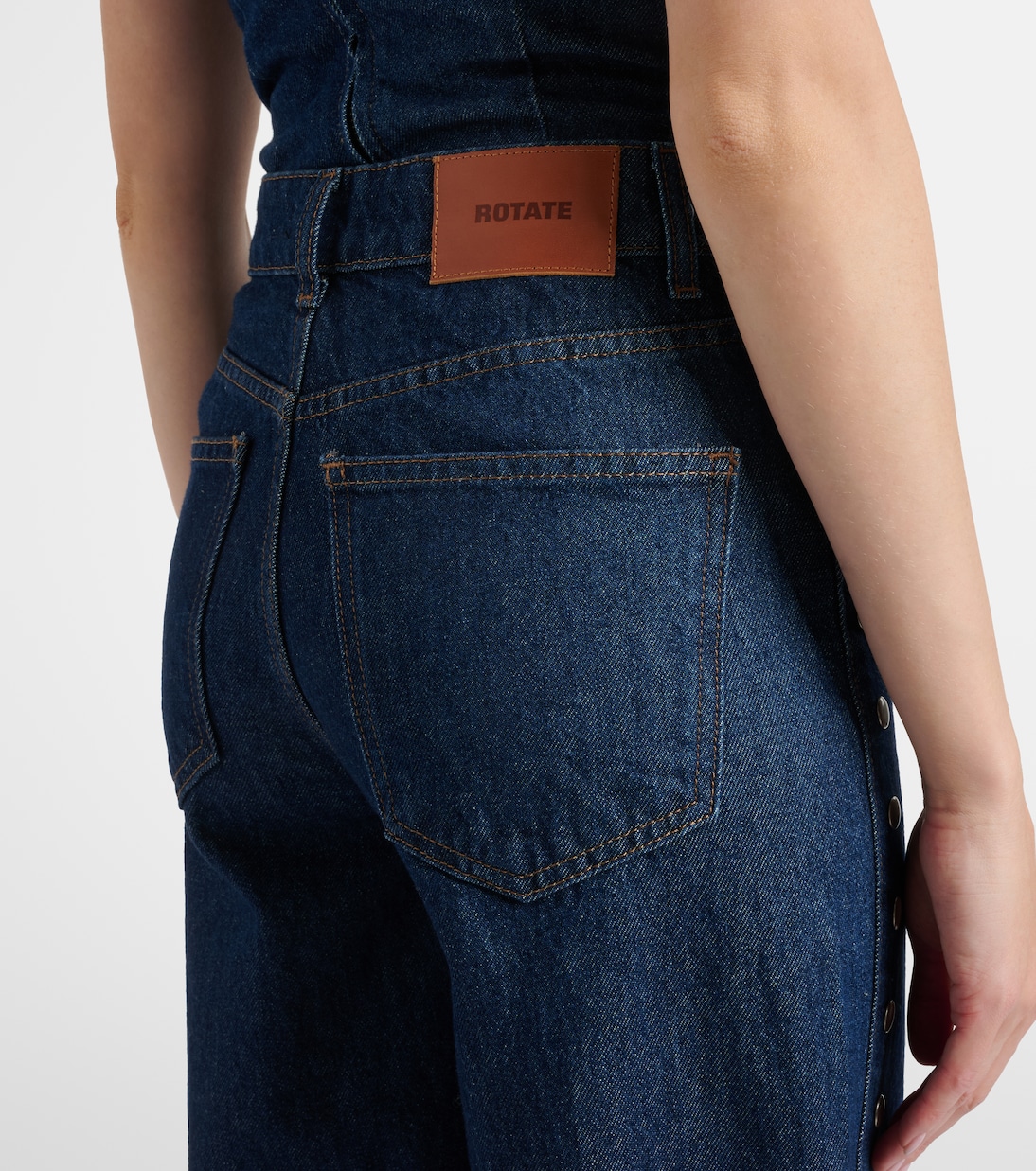 Jean droit asymétrique à taille haute | Rotate