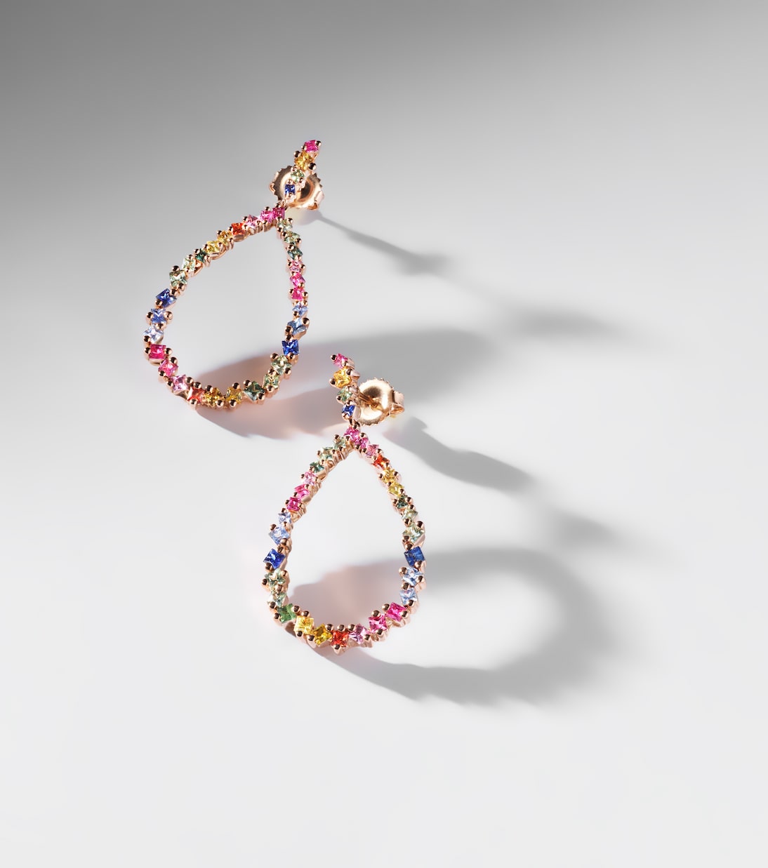 Ohrringe aus 18kt Roségold mit Saphiren | Suzanne Kalan