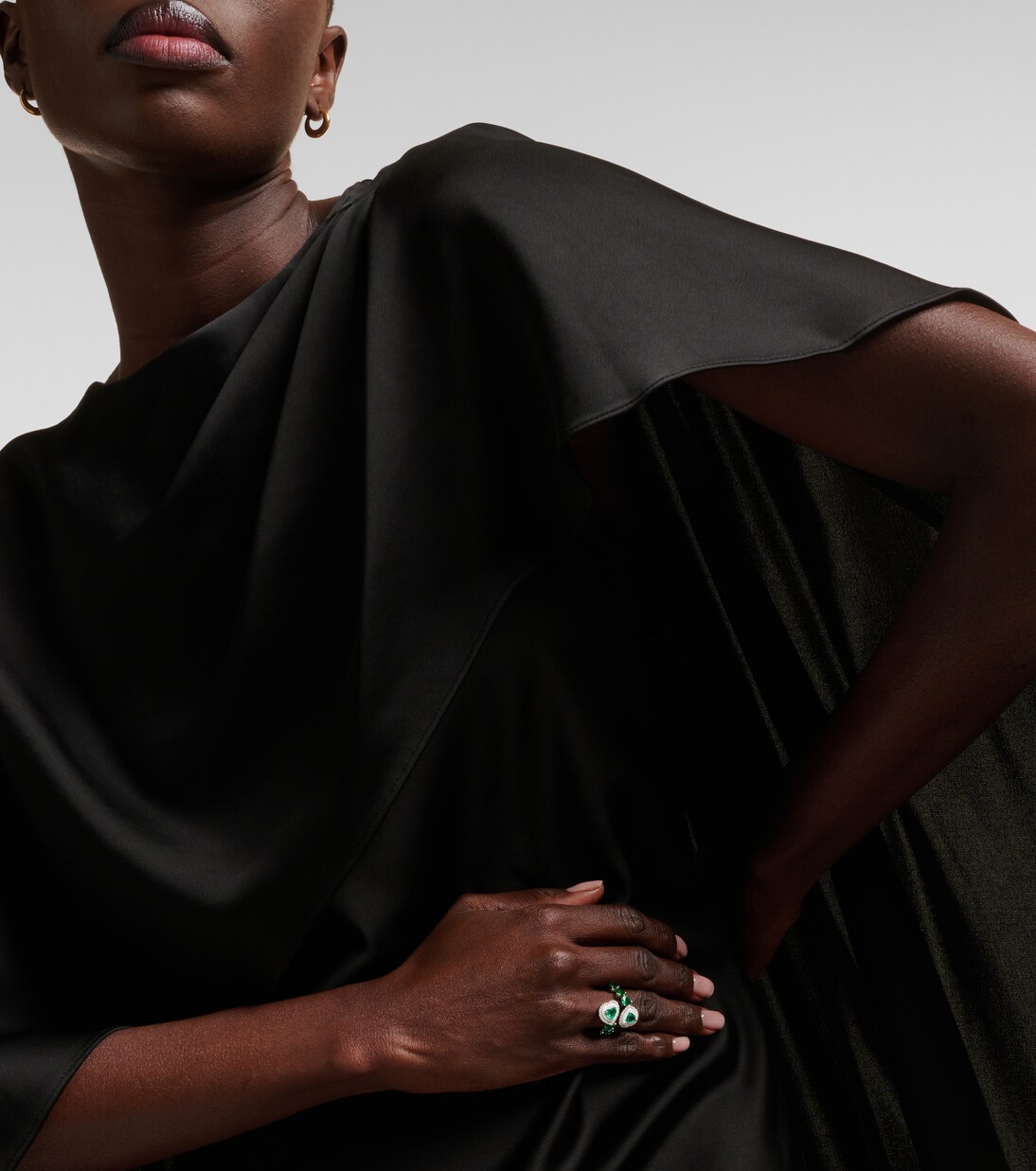 Heart 18kt white gold ring with emeralds and diamonds | Kamyen