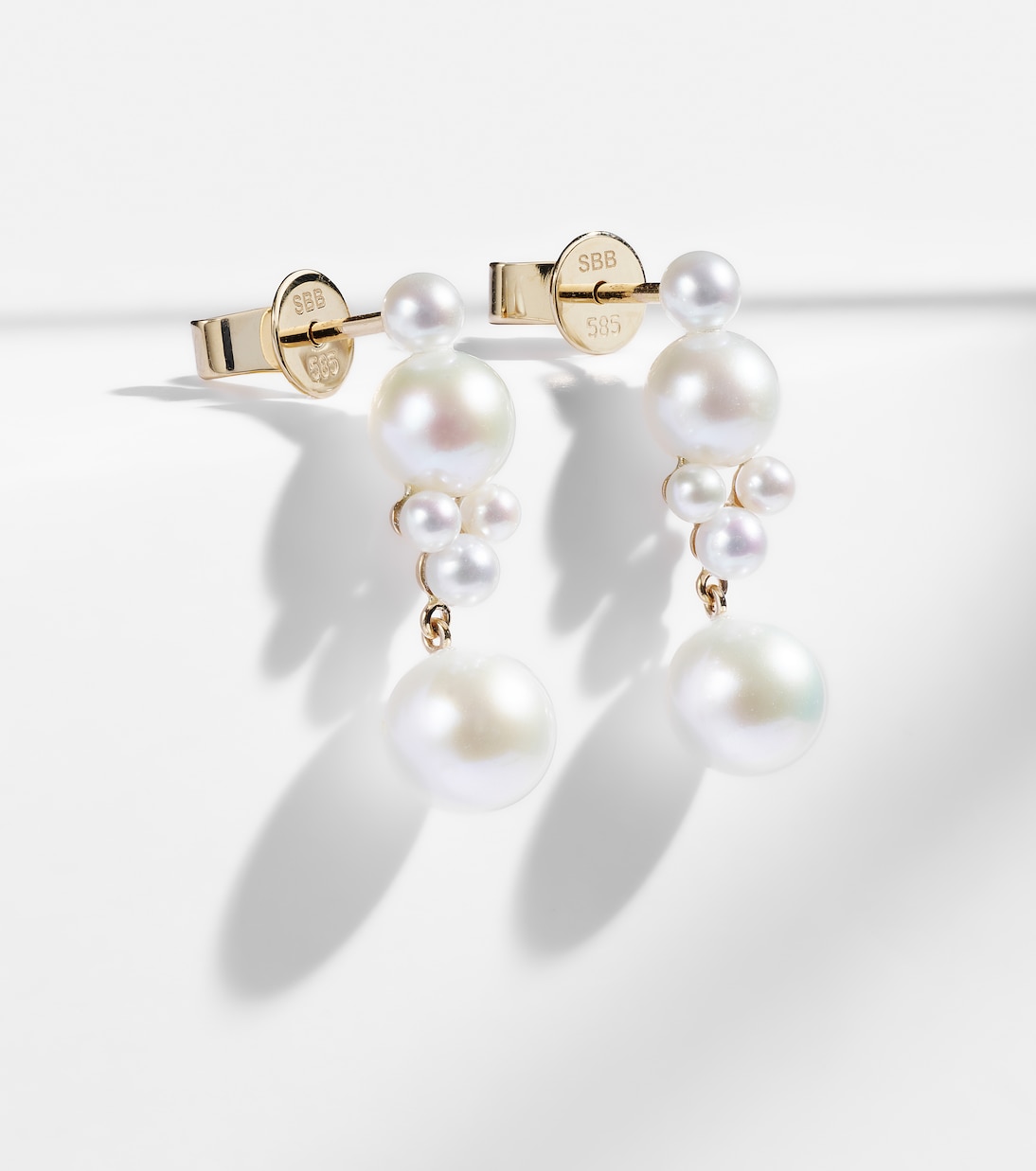 Ohrringe Luna aus Süßwasserperlen mit 14kt Gelbgold (585/1000) | Sophie Bille Brahe