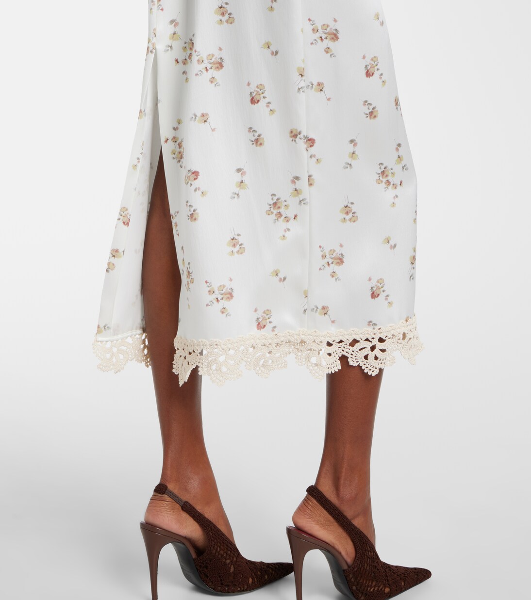 Slipdress aus Seide mit Häkelstrick | Magda Butrym