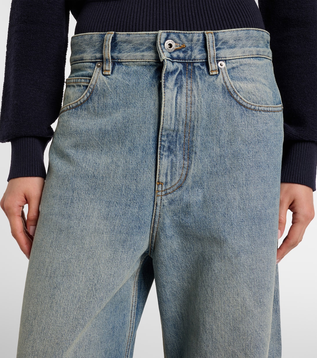 Jean ample Anagram | Loewe