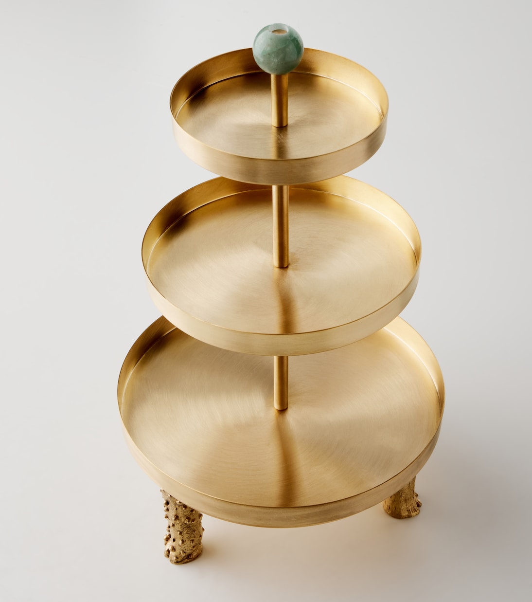 Alzata da portata placcata in oro | Natalia Criado