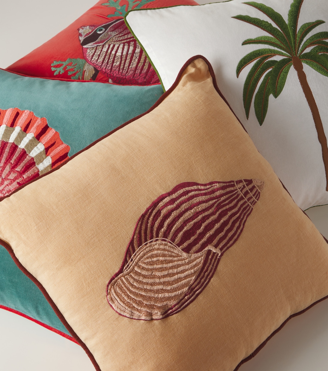 Embroidered cotton velvet cushion | Les-Ottomans