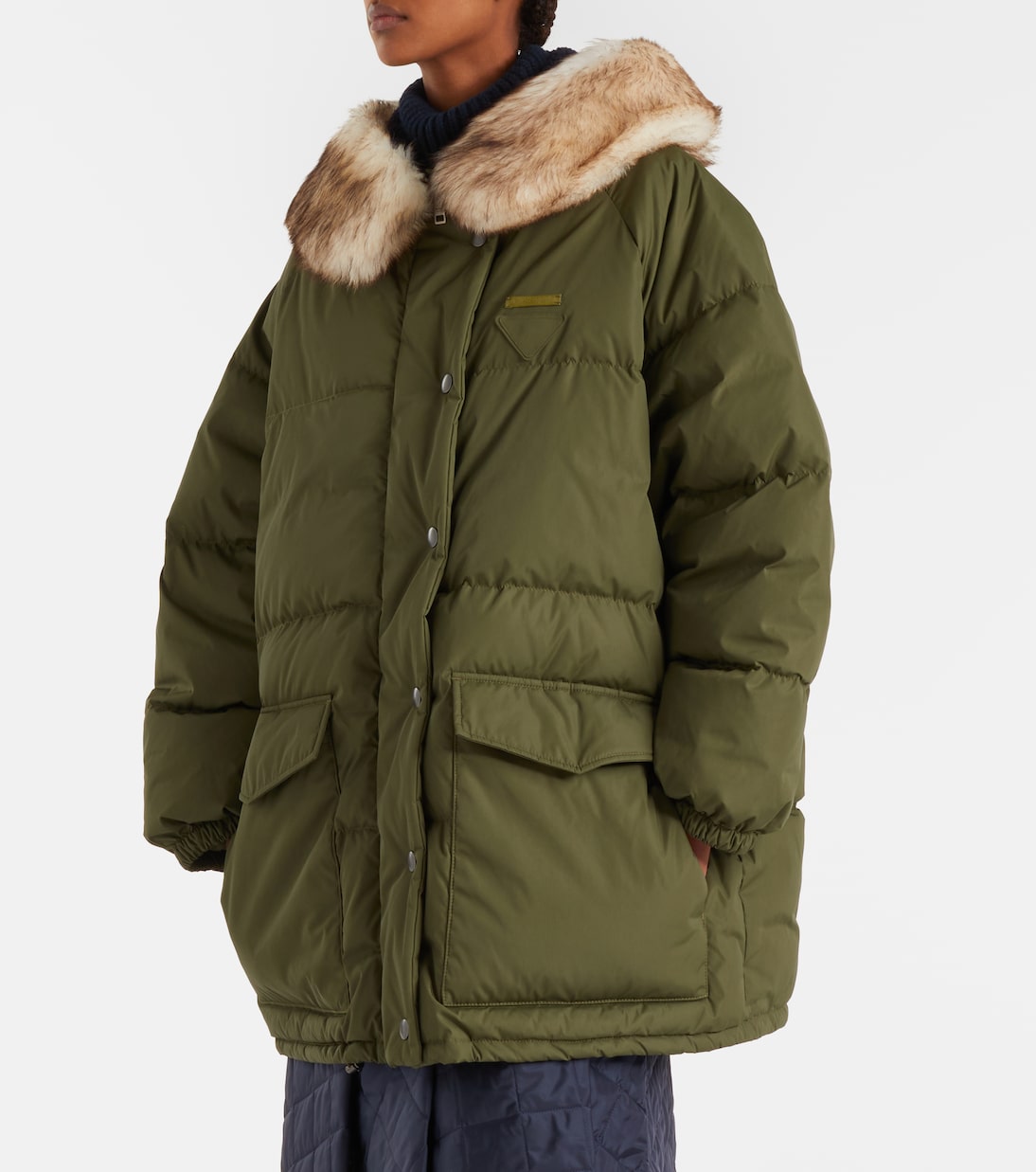 Daunenmantel aus Re-Nylon mit Shearling | Prada
