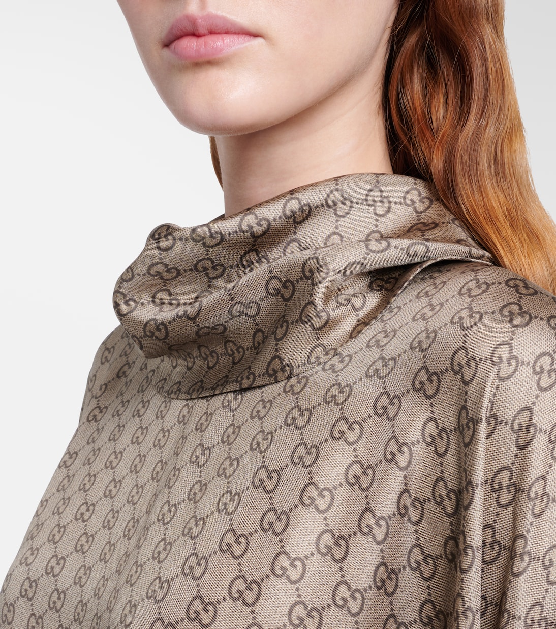 Caftano GG in twill di seta con piume | Gucci