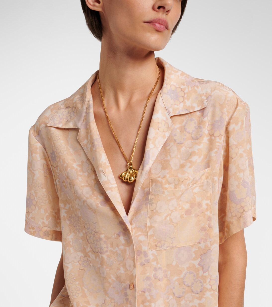 Shell pendant necklace | Chloé