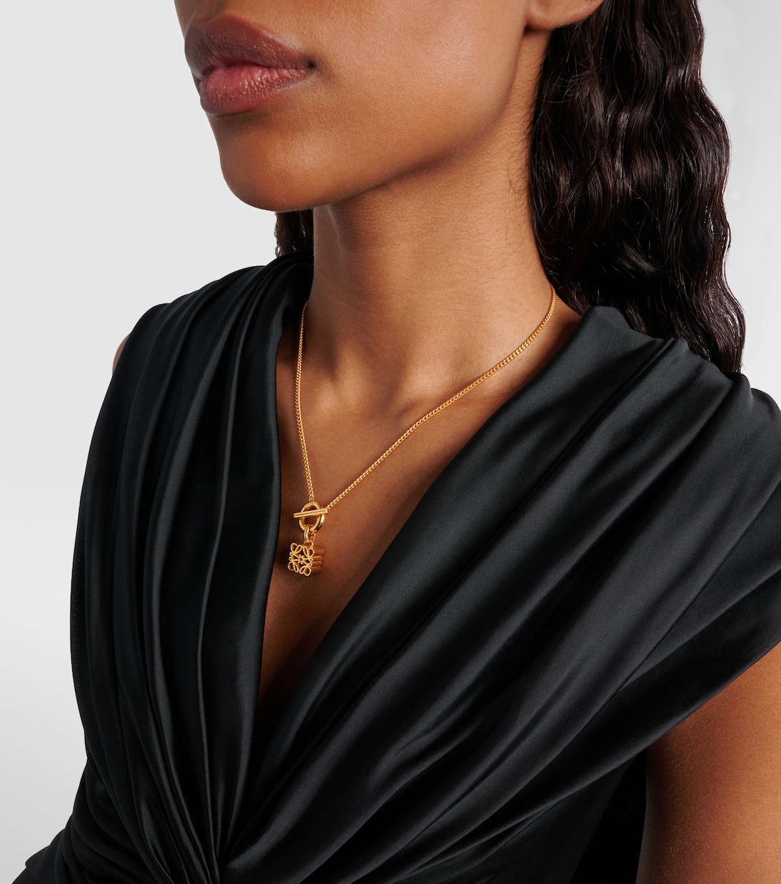 Collier Anagram en argent sterling plaqué or 24 ct | Loewe