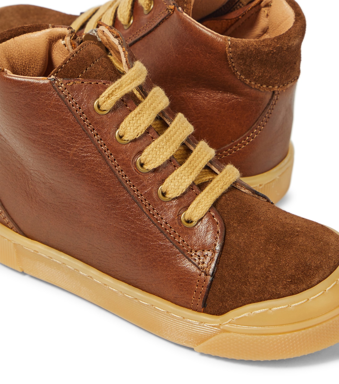 Suede-trimmed leather sneakers | Petit Nord