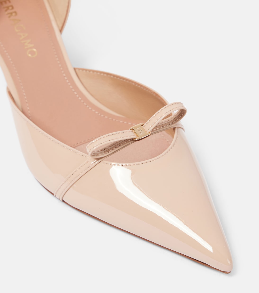 Gyoia Dorsay 40 patent leather pumps | Ferragamo