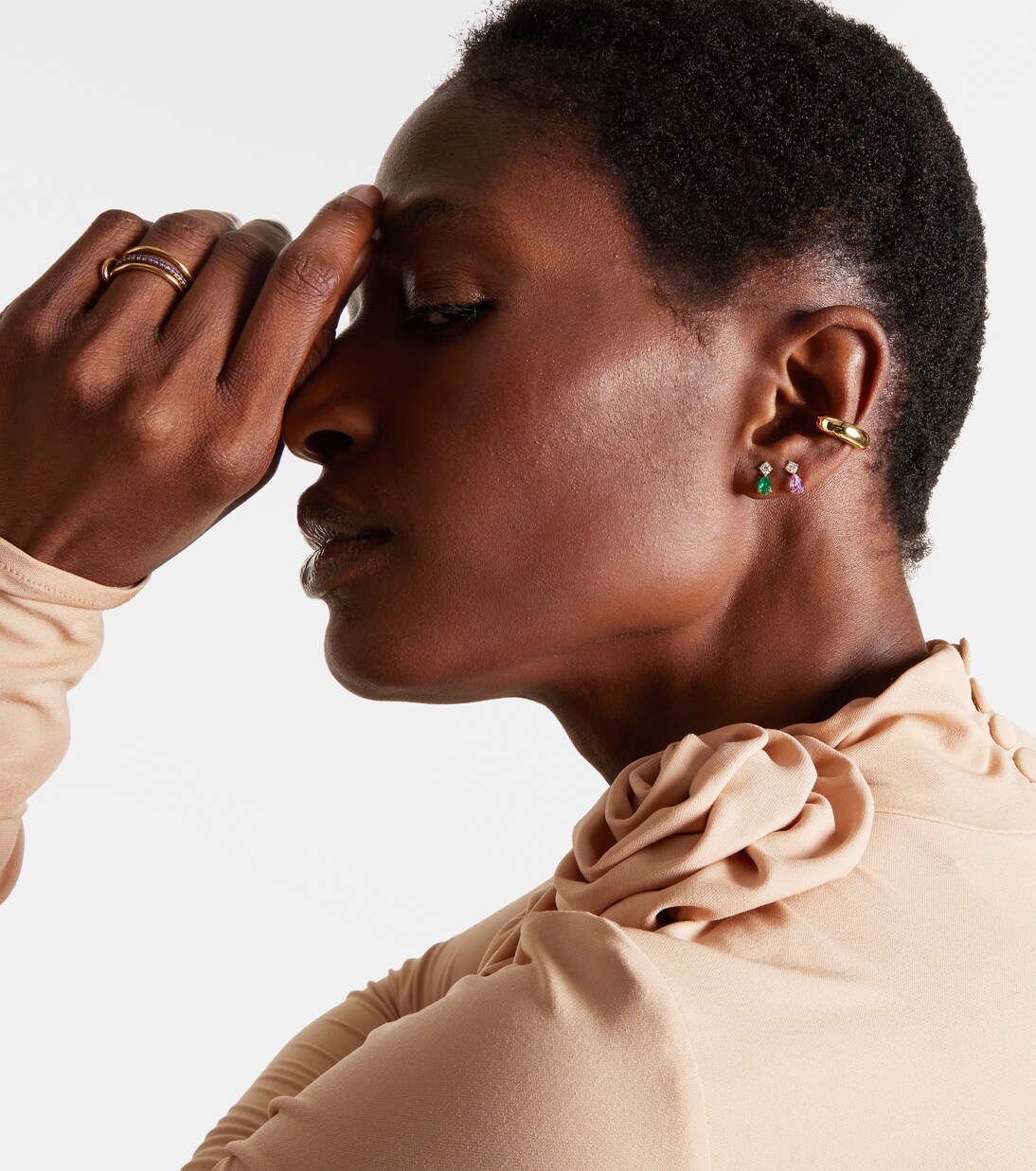 Ohrringe aus 18kt Roségold mit Diamanten und Saphiren | Anita Ko