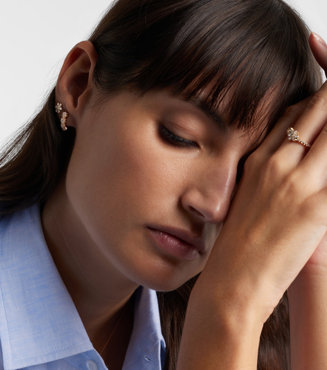 Pendientes Petite Boucle De Fleurs de oro de 18 ct con diamantes | Sophie Bille Brahe