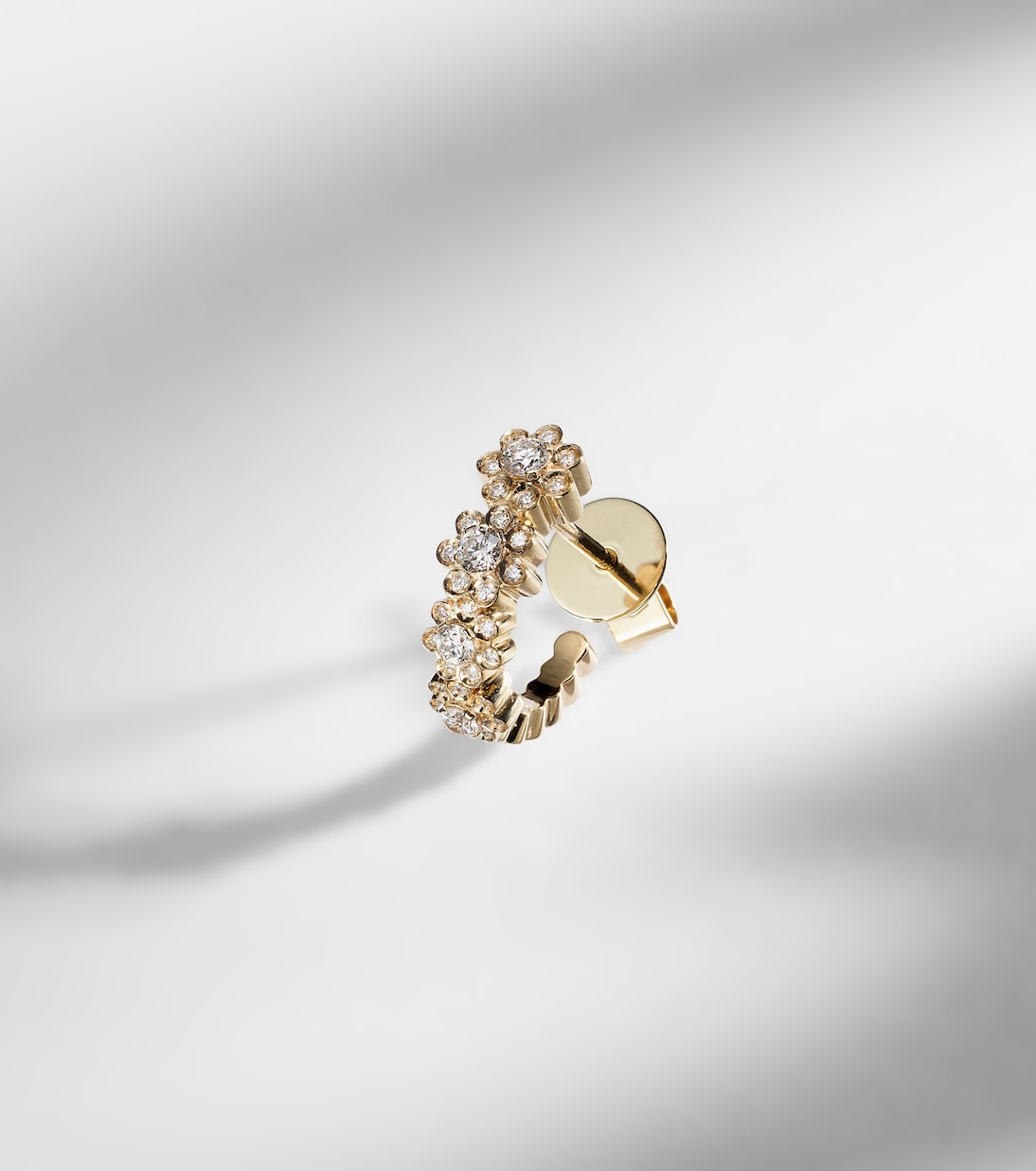 Pendientes Petite Boucle De Fleurs de oro de 18 ct con diamantes | Sophie Bille Brahe