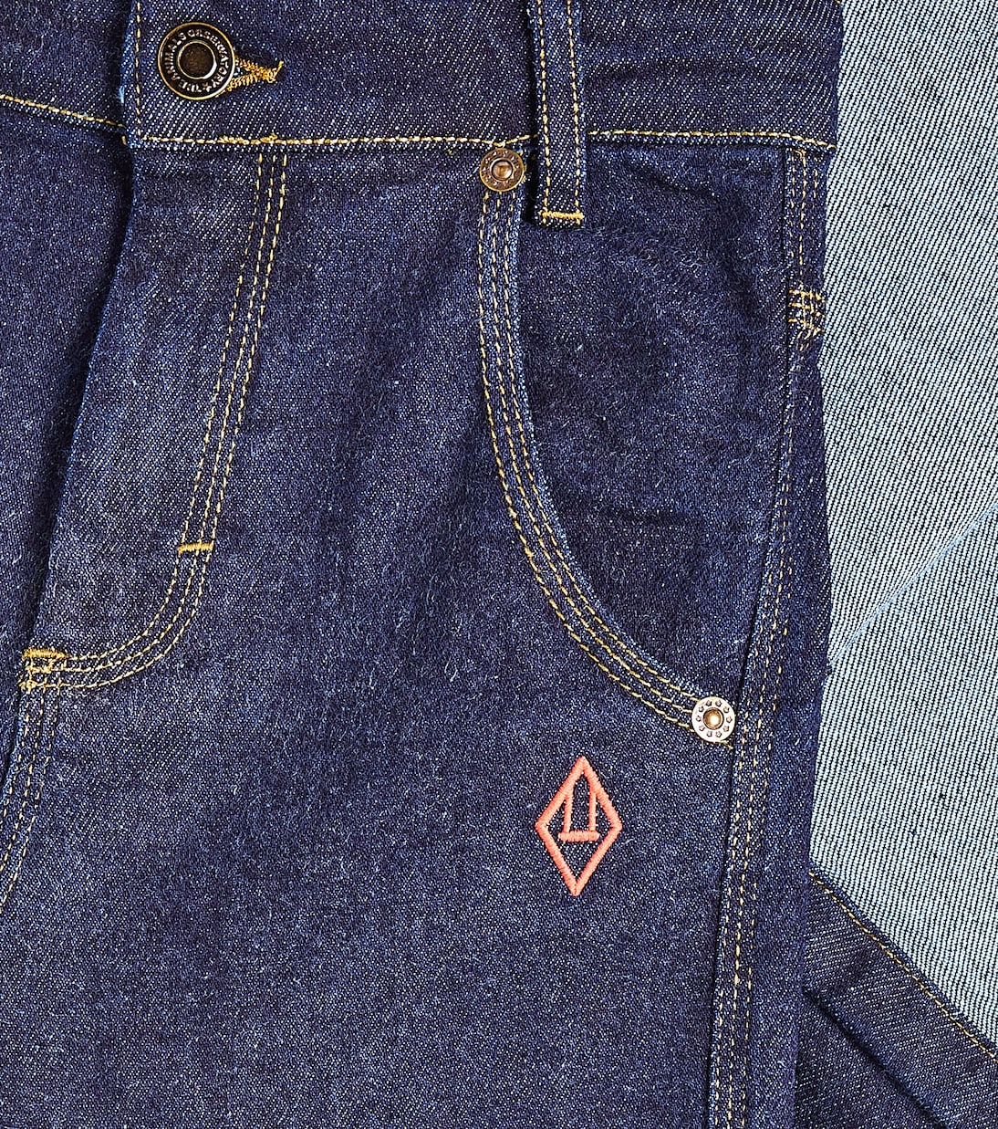 Ant 진 | The Animals Observatory