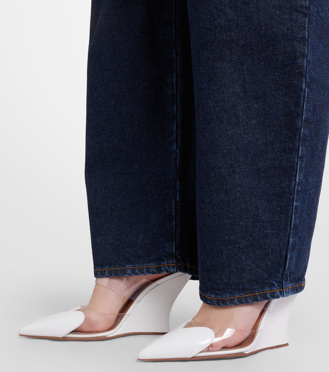 Mules compensées Le Cœur 90 en cuir et PU | Alaïa