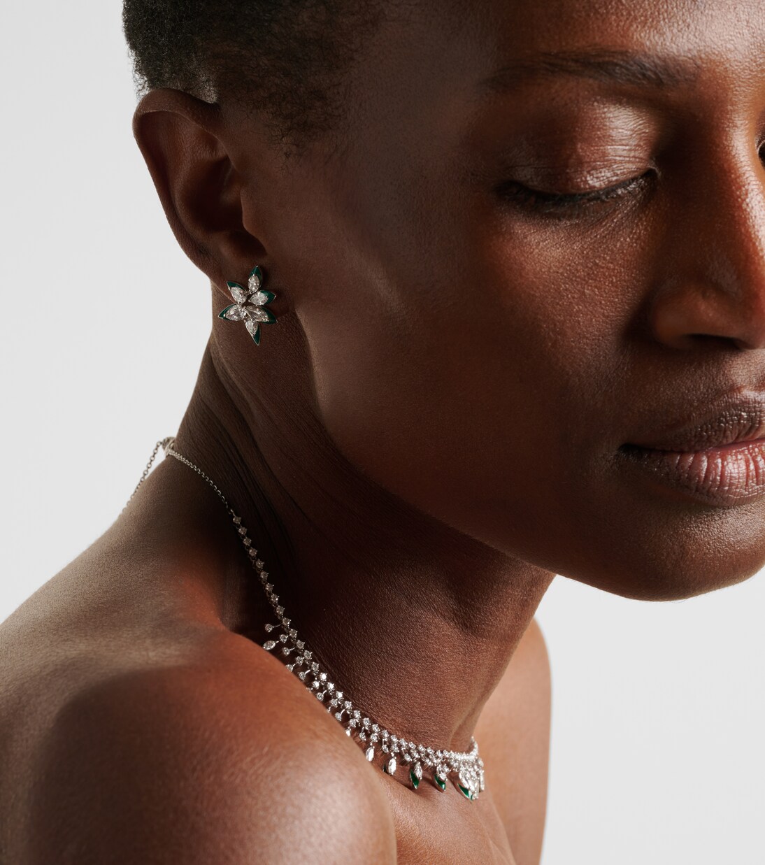 Boucles d'oreilles en or blanc 18 ct, émail et diamants | Kamyen