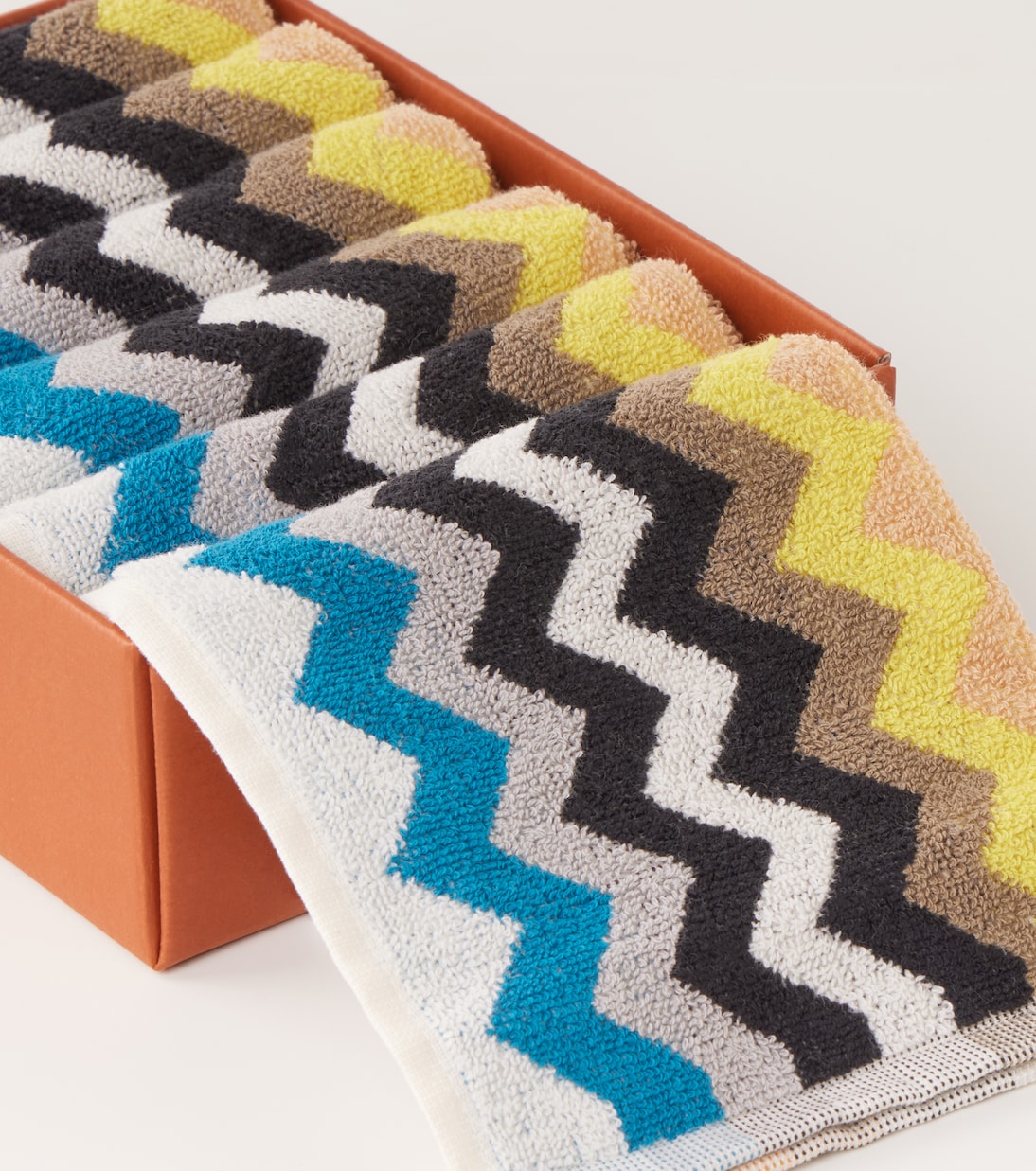 Best Zigzag set of 6 cotton terry hand towels | Missoni