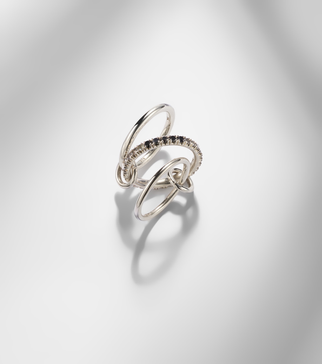 Ring Petunia aus Sterlingsilber mit Diamanten | Spinelli Kilcollin