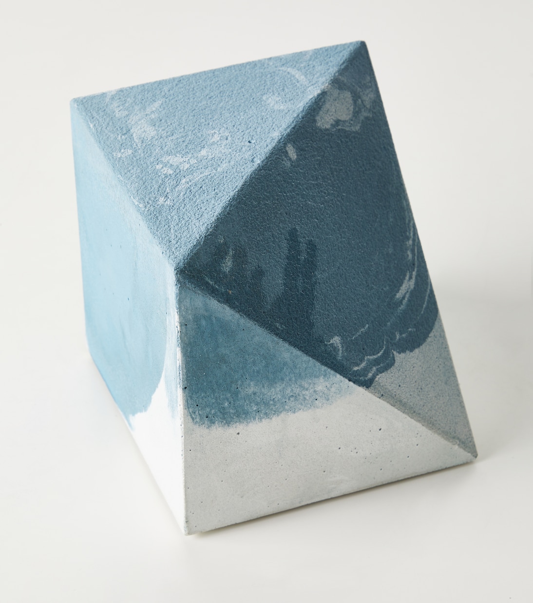 Buchstütze Beton | Michaël Verheyden