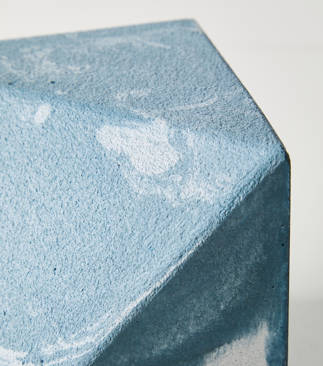 Buchstütze Beton | Michaël Verheyden