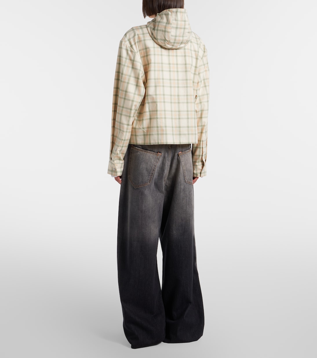 جينز بأرجل عريضة بتأثير مهترئ  2023 | Acne Studios